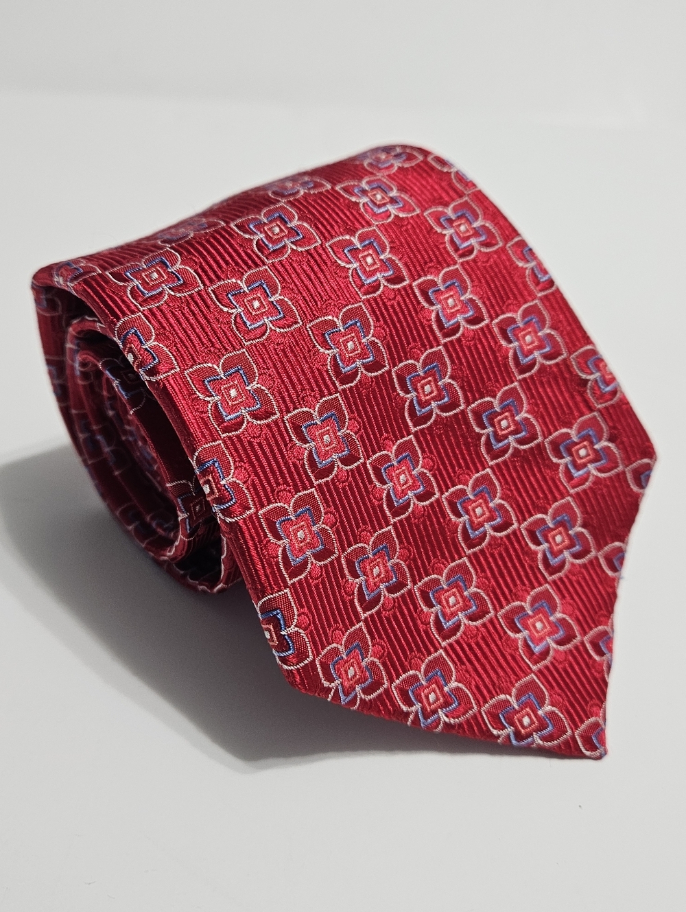 Hart Schaffner Marx Silk Red Mens Neck Tie with Blue & White Geometric Flower